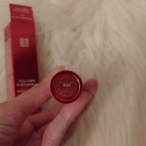 💝FIRM! NWT GIVENCHY VOLUME DISTURBIA MASCARA - Picture 10 of 12